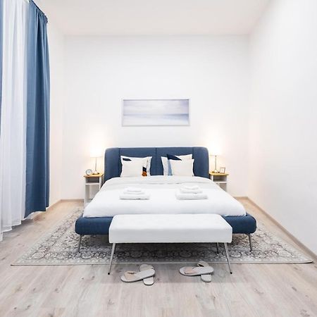 וינה Family Deluxe A Stone Throw From The City Centre And Danube מראה חיצוני תמונה