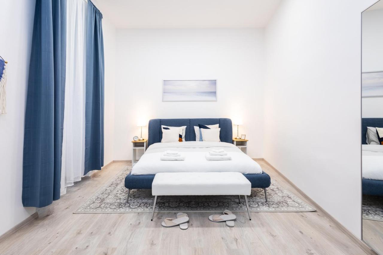 וינה Family Deluxe A Stone Throw From The City Centre And Danube מראה חיצוני תמונה