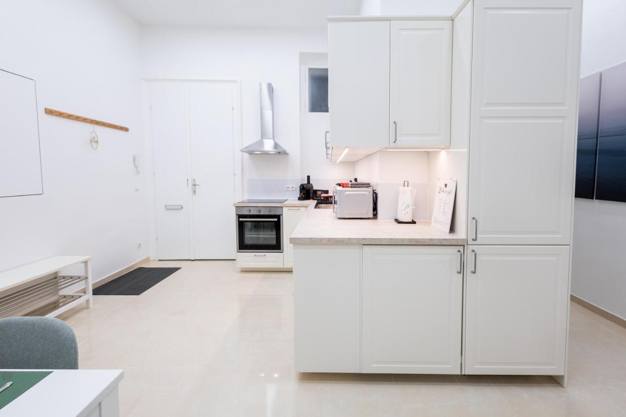 וינה Family Deluxe A Stone Throw From The City Centre And Danube מראה חיצוני תמונה