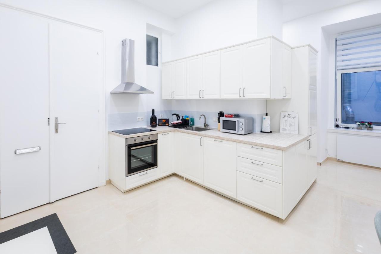 וינה Family Deluxe A Stone Throw From The City Centre And Danube מראה חיצוני תמונה