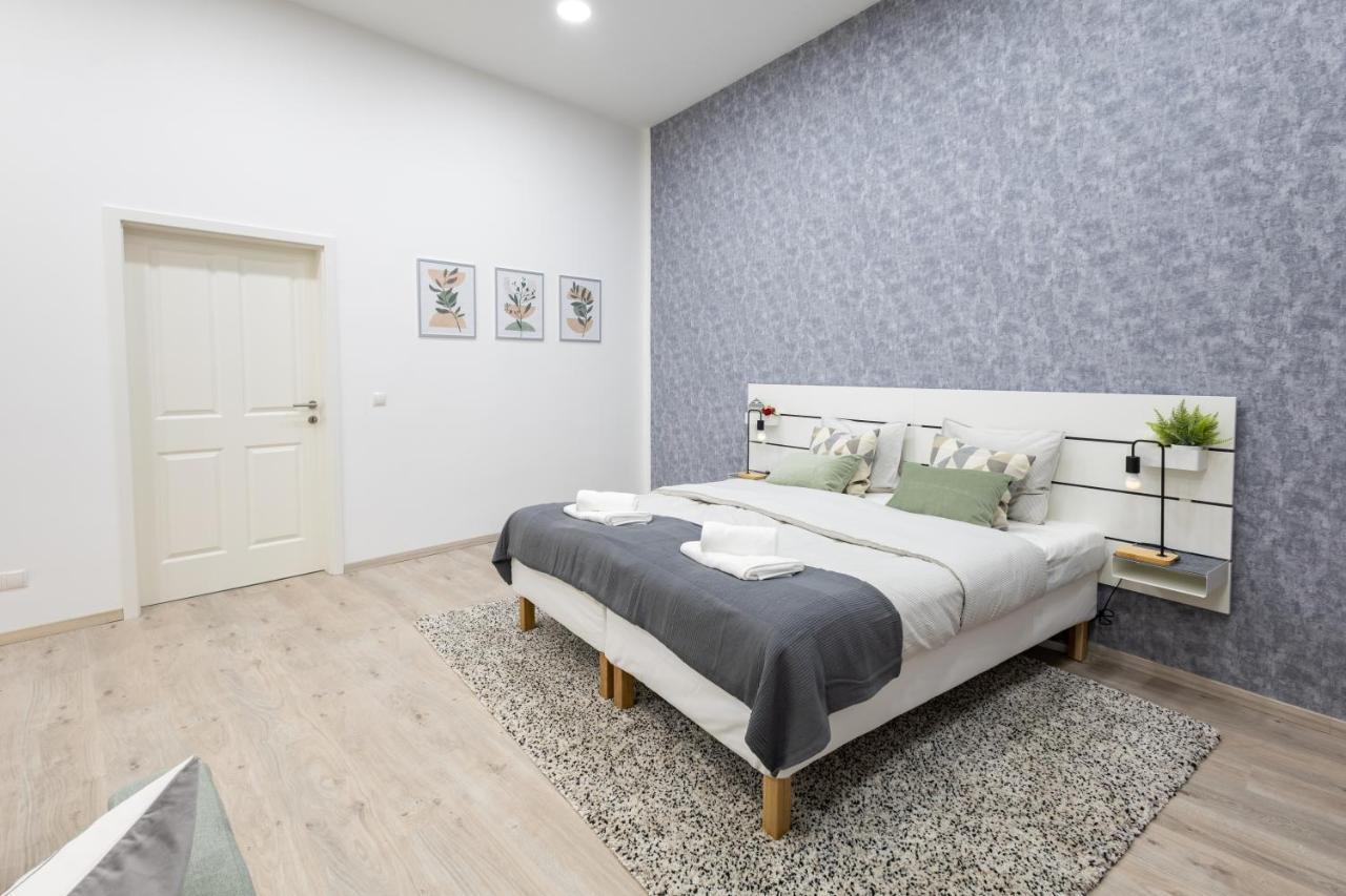 וינה Family Deluxe A Stone Throw From The City Centre And Danube מראה חיצוני תמונה
