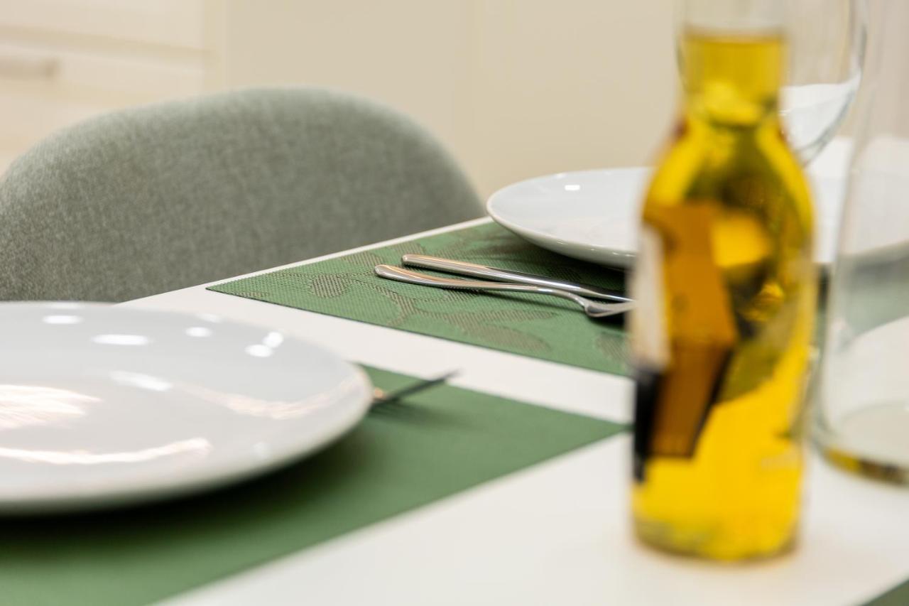 וינה Family Deluxe A Stone Throw From The City Centre And Danube מראה חיצוני תמונה