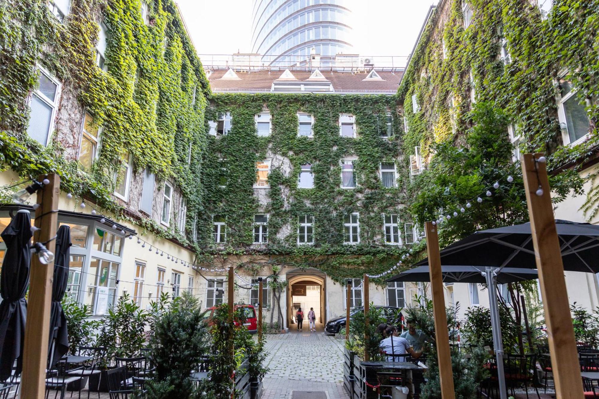 וינה Family Deluxe A Stone Throw From The City Centre And Danube מראה חיצוני תמונה